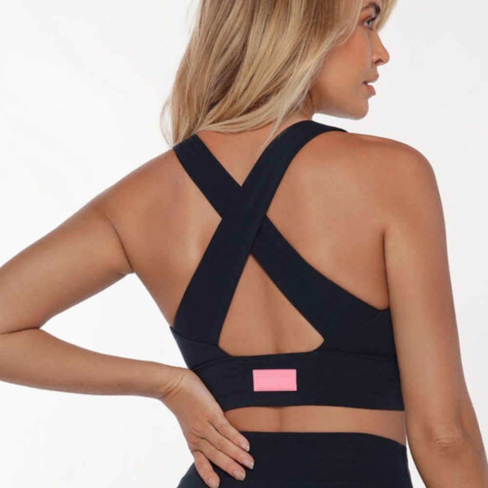 HP! 🎉💕 Lorna Jane Pace It Sports Bra - Picture 2 of 7
